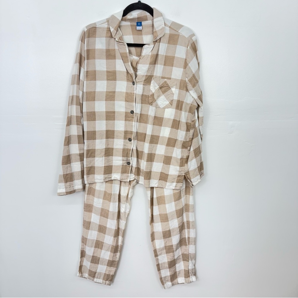 Old Navy Women's Plaid Pajama Set in Beige and White A14